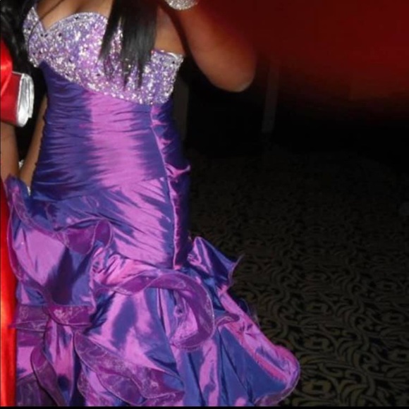 Prom dress - Picture 2 of 3